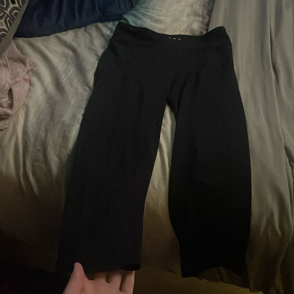 Black AREO Capri pants - Picture 1 of 2